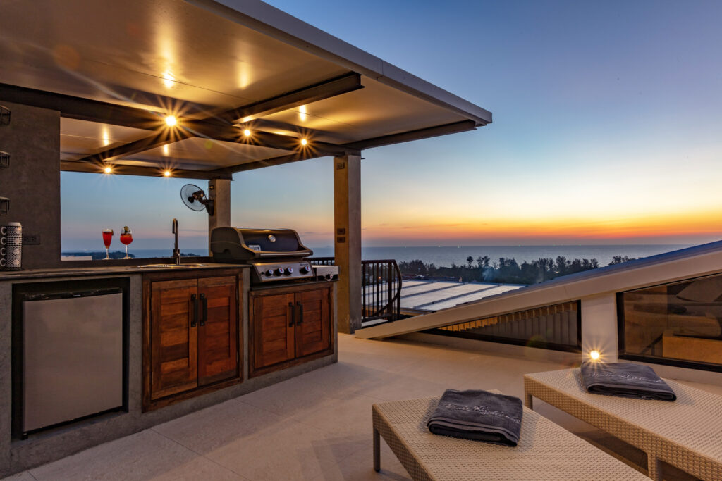 B2 Chic House Lounge Deluxe - MLHGLNDS B2K 20